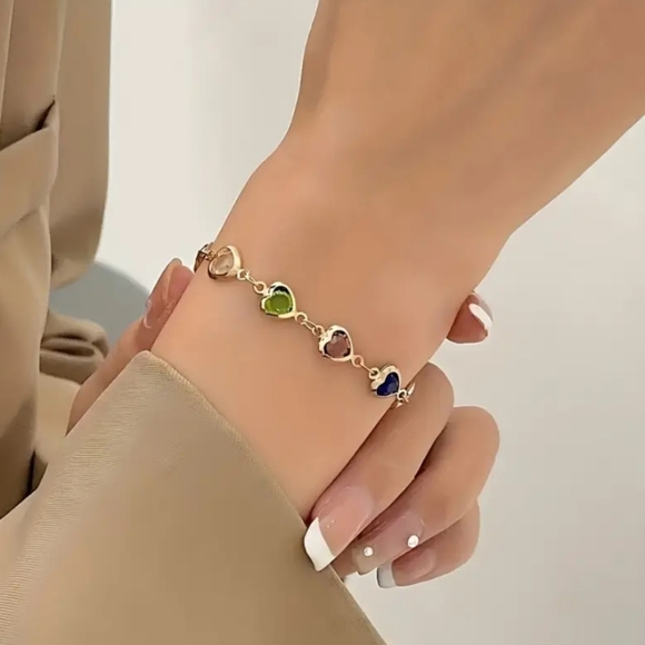 Crystal Heart Gold Bracelet - Picture 2 of 7